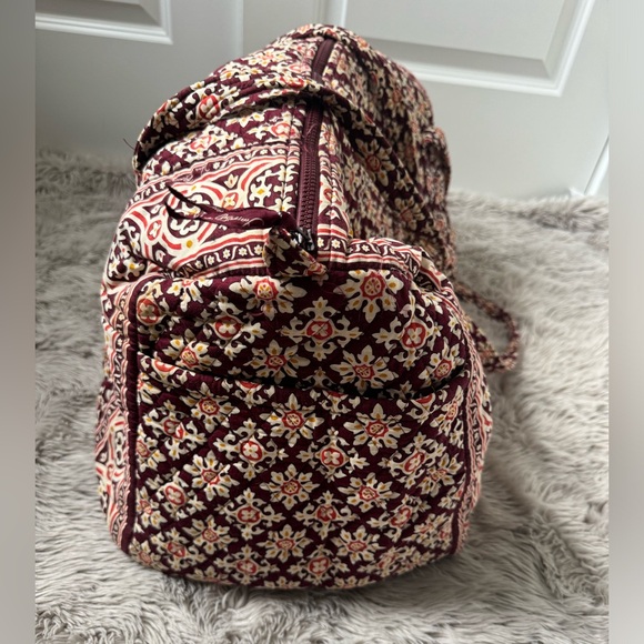 Vera Bradley Large Duffel in Medallion Pattern - Picture 2 of 8